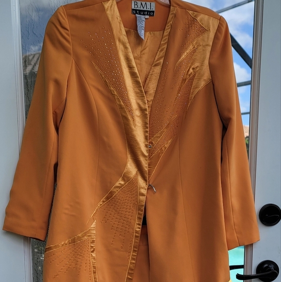 BMI STUDIO Women's 2PC Skirt Suit Crystal EMBELLISHED Long Sleeve Size 10 Golden - Picture 5 of 5